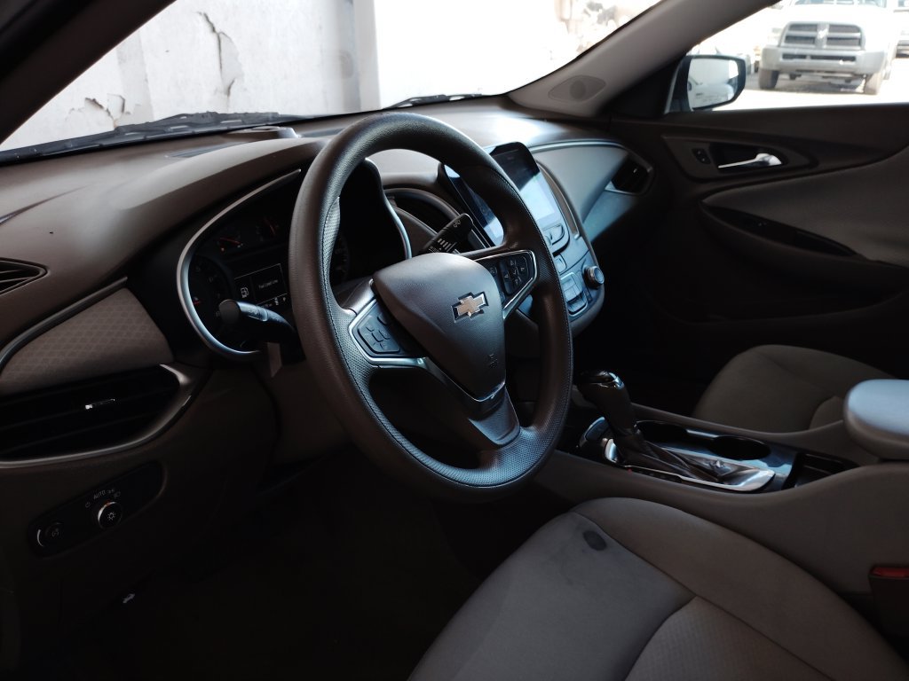 Used 2020 Chevrolet Malibu LS FWD image 23