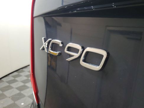 Certified 2024 Volvo XC90 T8 Plus w/ Protection Package AWD/4WD image 8