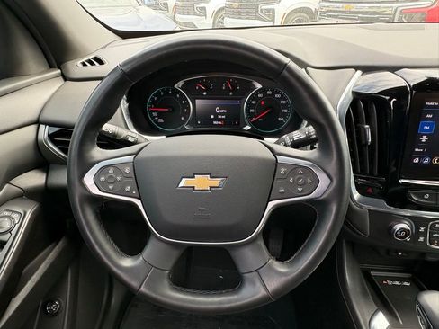 Used 2023 Chevrolet Traverse LT FWD image 18