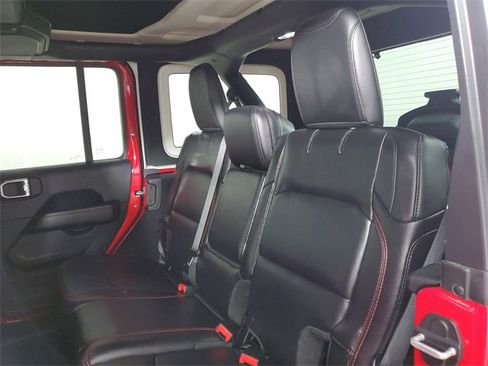 Used 2018 Jeep Wrangler Unlimited Rubicon w/ Dual Top Group image 12