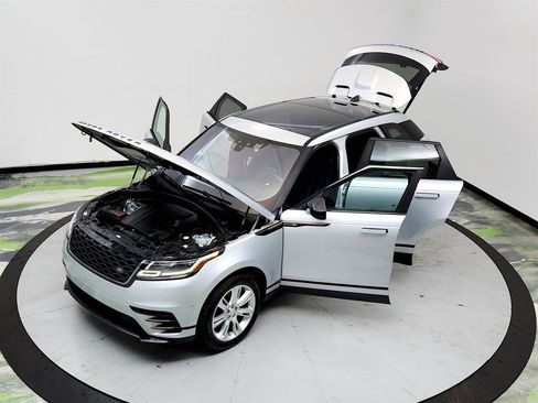 Used 2019 Land Rover Range Rover Velar R-Dynamic SE AWD/4WD image 37