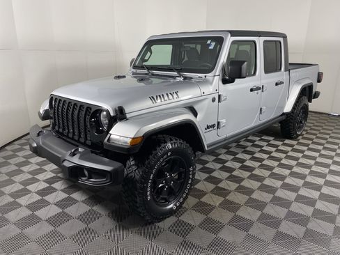 Used 2022 Jeep Gladiator Willys image 10