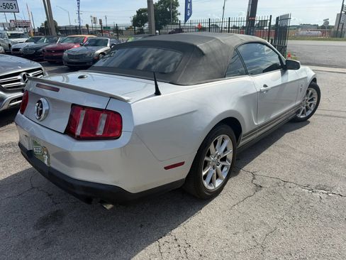 Used 2011 Ford Mustang Premium w/ 202A Rapid Spec Order Code RWD image 6