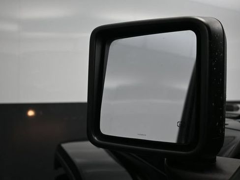 Used 2020 Jeep Wrangler Unlimited Sahara AWD/4WD image 4