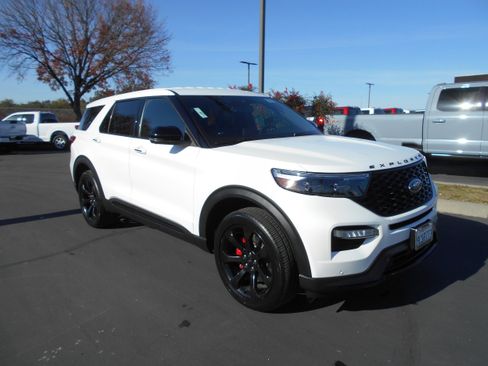 Used 2022 Ford Explorer ST w/ Equipment Group 401A image 2