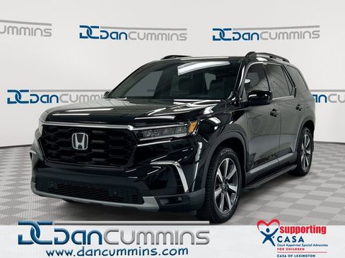 Used 2024 Honda Pilot Touring image 1
