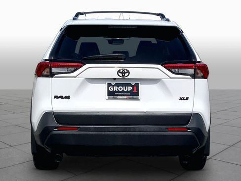 Used 2025 Toyota RAV4 XLE FWD image 5