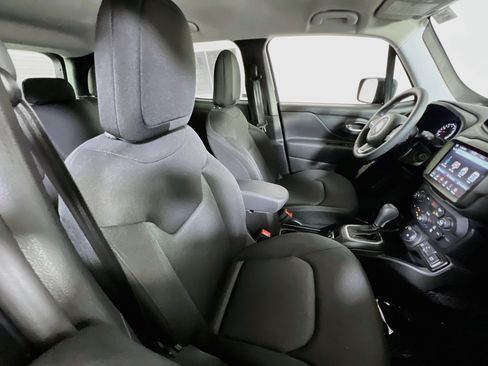 Used 2023 Jeep Renegade Latitude AWD/4WD image 26