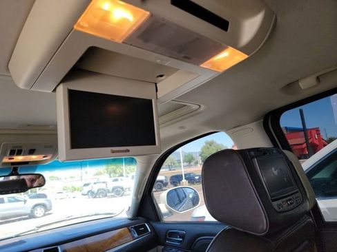 Used 2013 Cadillac Escalade ESV Platinum AWD/4WD image 9