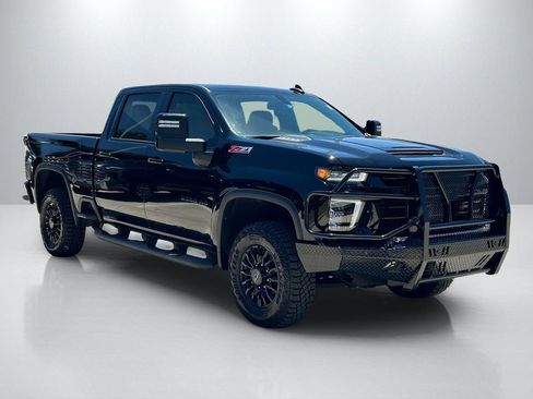 Used 2022 Chevrolet Silverado 2500 LT w/ Midnight Edition AWD/4WD image 3