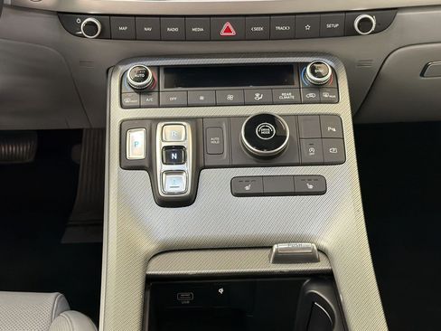 Used 2024 Hyundai Palisade SEL FWD image 19