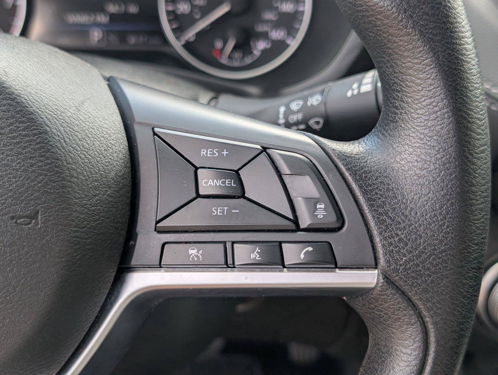 Used 2025 Nissan Sentra SV FWD image 29