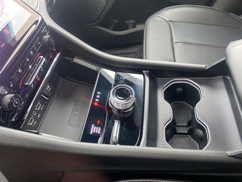 New 2025 Jeep Grand Cherokee L Limited w/ Luxury Tech Group II image 20