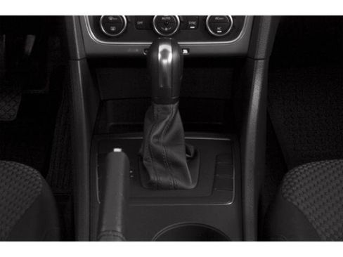 Used 2015 Volkswagen Passat 1.8T Limited Edition FWD image 10