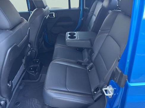 New 2026 Jeep Gladiator Sport AWD/4WD image 32