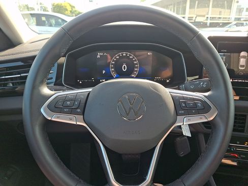 Certified 2025 Volkswagen Jetta S FWD image 18