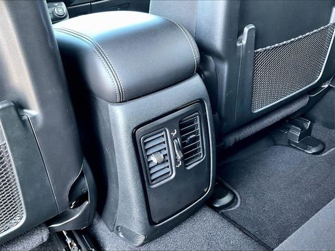 Used 2024 Dodge Durango SXT image 31