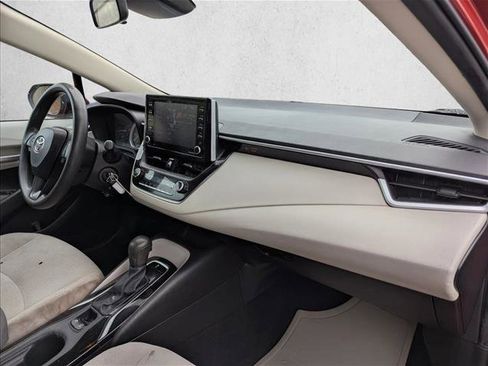 Used 2021 Toyota Corolla LE FWD image 26