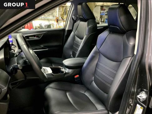 Used 2024 Toyota RAV4 Limited w/ Advanced Technology Package image 7