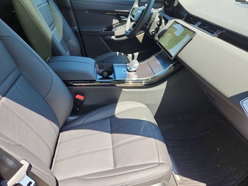 New 2026 Land Rover Range Rover Evoque Hoxton AWD/4WD image 3