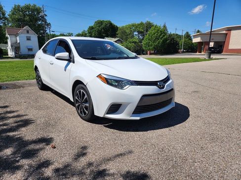 Used 2015 Toyota Corolla LE FWD image 8