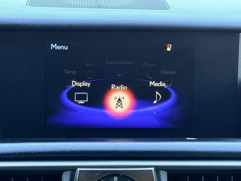 Used 2018 Lexus IS 300 image 36