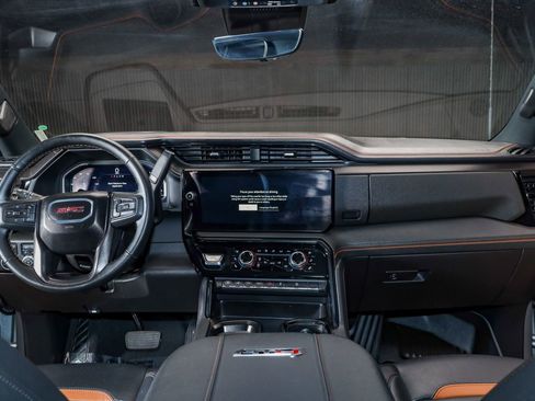 Used 2025 GMC Sierra 3500 AT4 w/ AT4 Premium Plus Package image 20