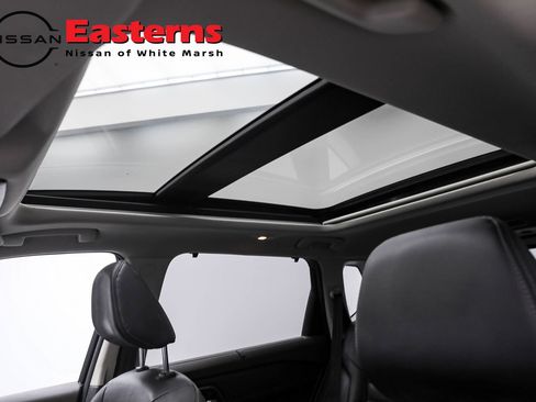 Used 2021 Nissan Rogue Platinum image 57