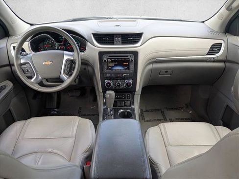 Used 2017 Chevrolet Traverse LT FWD image 16
