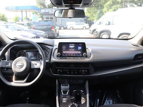 Used 2024 Nissan Rogue S AWD/4WD image 15