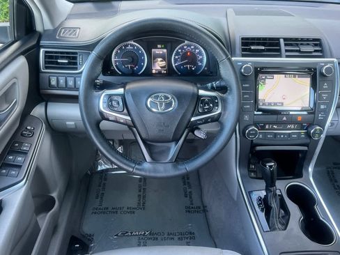 Used 2017 Toyota Camry XLE image 15