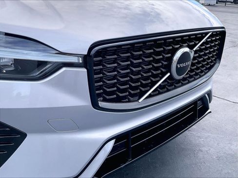 Used 2025 Volvo XC60 B5 Core image 32