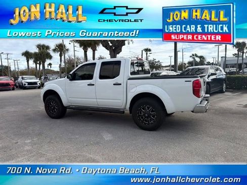 Used 2019 Nissan Frontier SV image 5