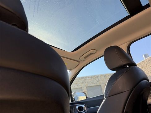 Used 2023 Kia Sorento SX image 17