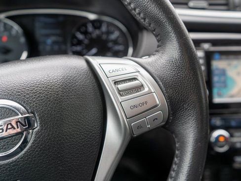 Used 2016 Nissan Rogue SL w/ SL Premium Package image 26