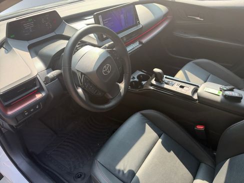 Used 2024 Toyota Prius Prime Premium w/ Advanced Technology Package FWD image 13