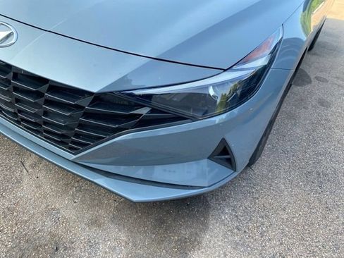 Used 2022 Hyundai Elantra SEL FWD image 26