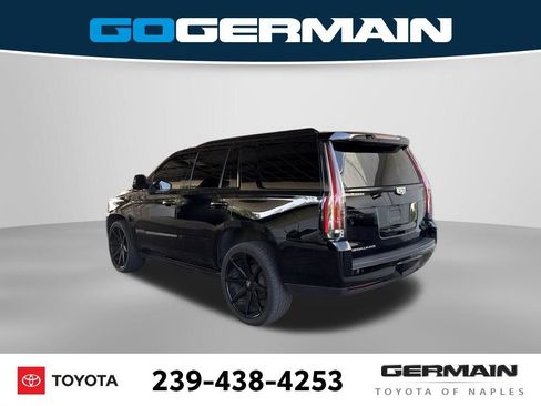 Used 2016 Cadillac Escalade Premium AWD/4WD image 5