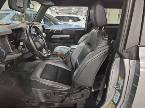 Used 2024 Ford Bronco Black Diamond AWD/4WD image 6