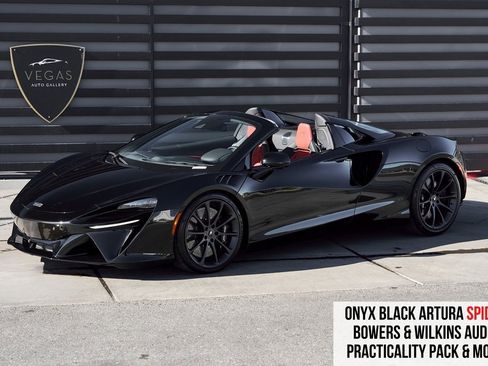 Used 2025 McLaren Artura Spider image 1
