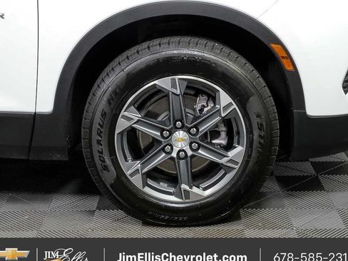 Certified 2025 Chevrolet Blazer LT FWD image 35