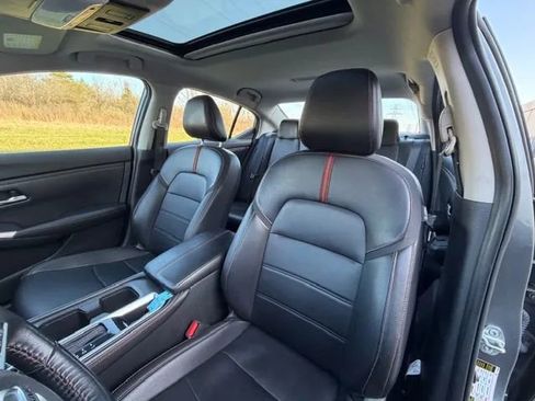 Used 2022 Nissan Sentra SR w/ SR Premium Package FWD image 10