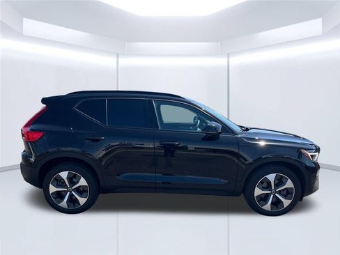 Used 2023 Volvo XC40 B5 Plus w/ Driver Assist Package AWD/4WD image 6