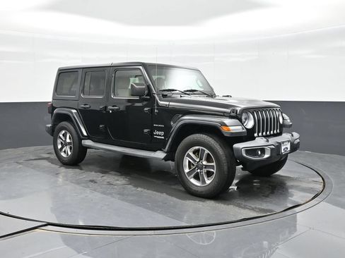 Used 2018 Jeep Wrangler Unlimited Sahara AWD/4WD image 18