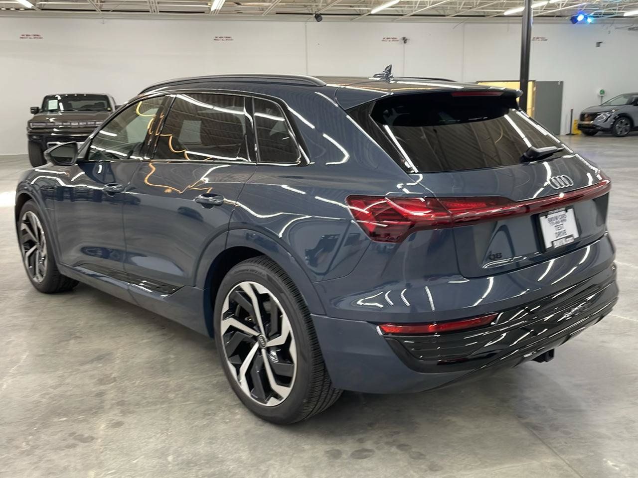 Used 2024 Audi Q8 e-tron Premium Plus w/ Premium Plus Package AWD/4WD image 12