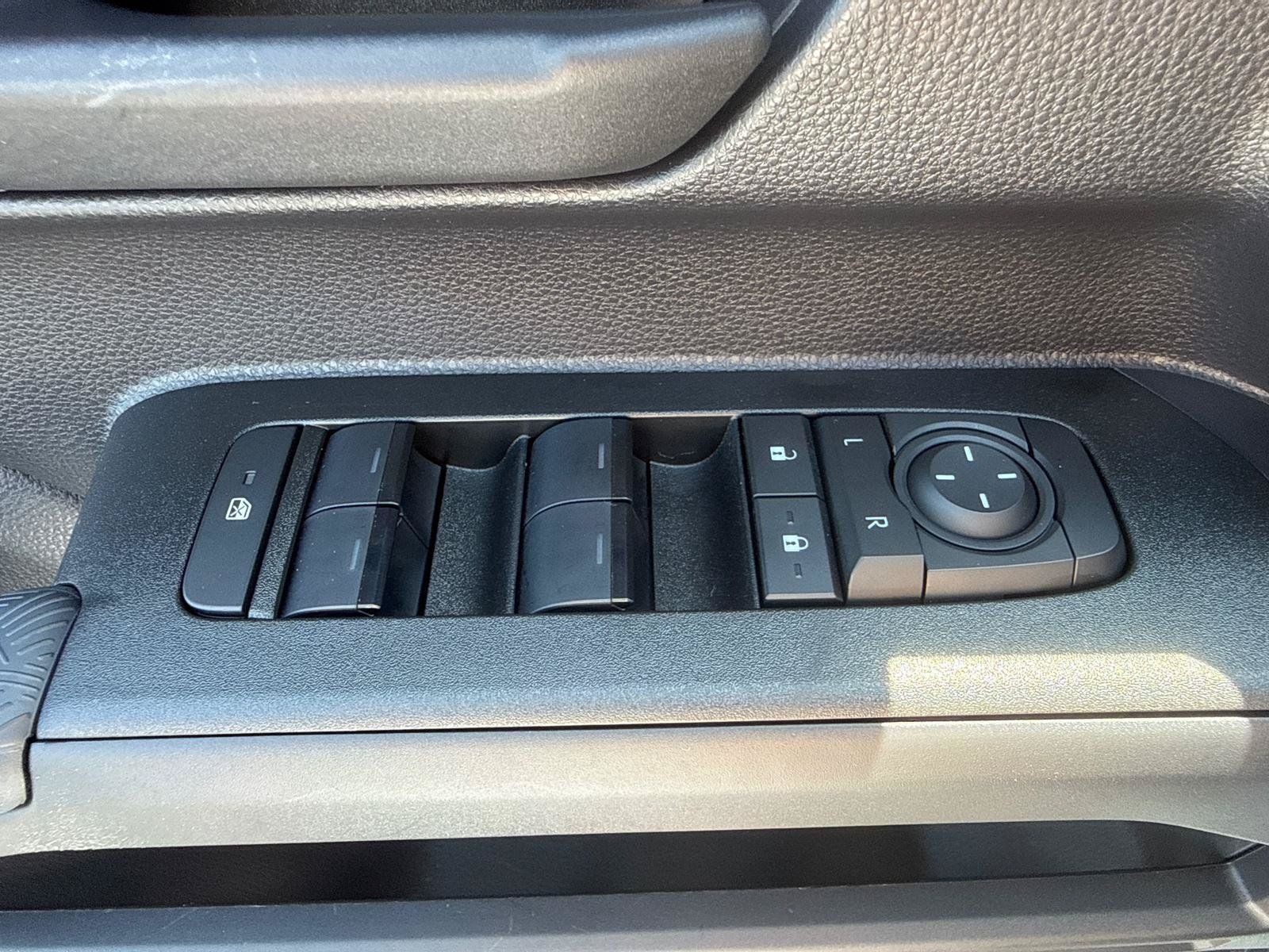 Certified 2025 Toyota 4Runner SR5 AWD/4WD image 11