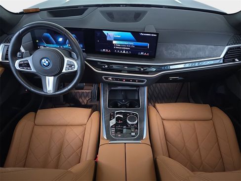 Used 2025 BMW X5 xDrive50e w/ M Sport Package image 13