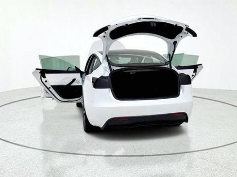 Used 2024 Tesla Model 3 Long Range RWD image 17