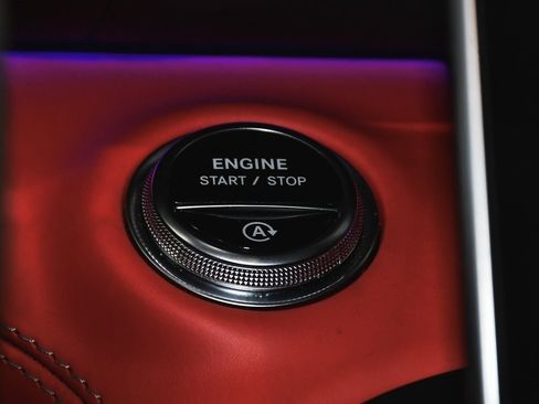 Used 2022 Mercedes-Benz SL 63 AMG 4MATIC w/ Driver Assistance Package image 54