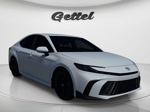 Certified 2025 Toyota Camry SE FWD image 3